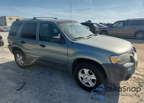 2005 Ford Escape Xlt z USA, uszkodzony, nr VIN 1FMYU93185KC50917